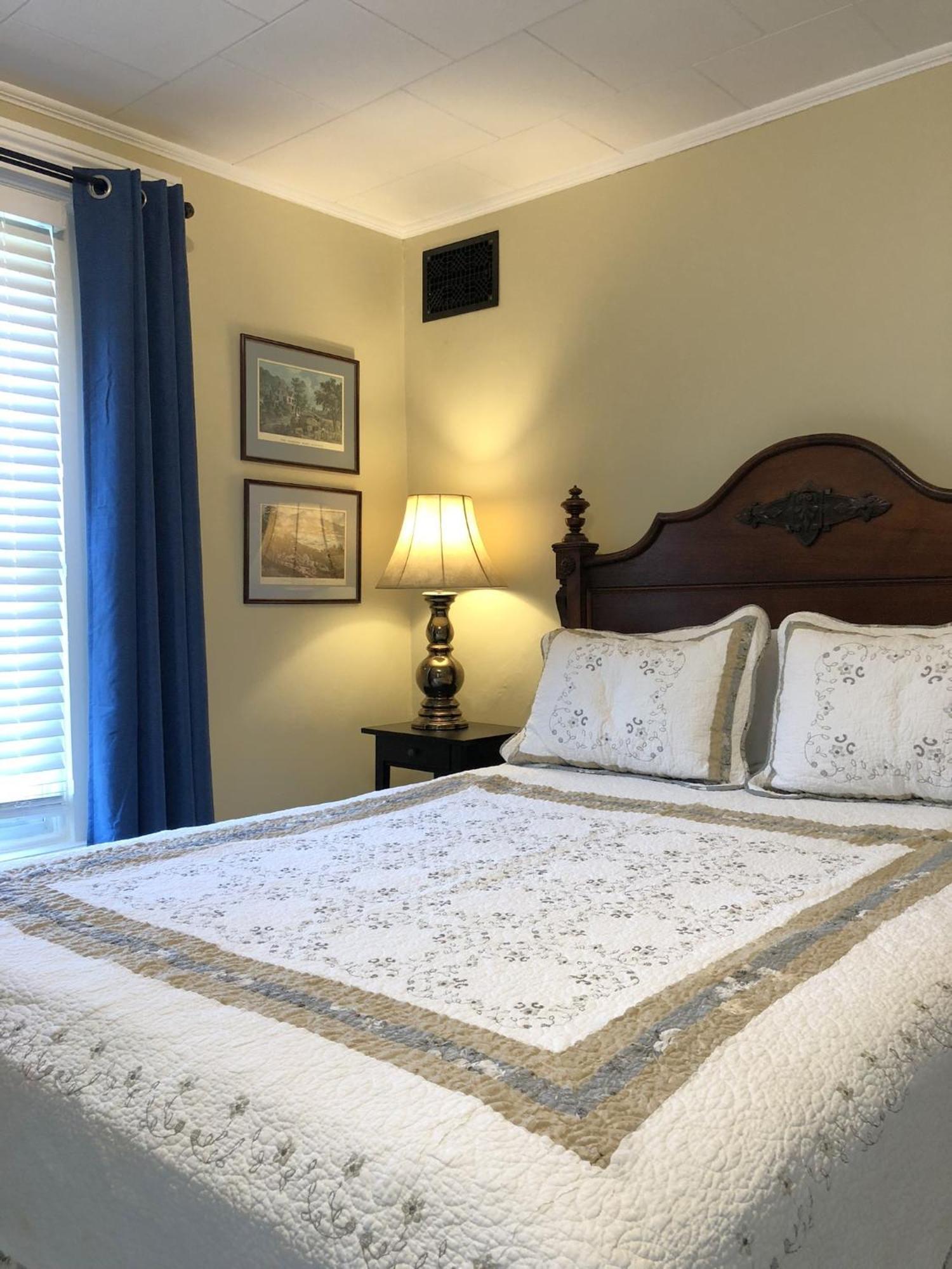 The Vine Bed & Breakfast, Llc Dundee Exterior photo