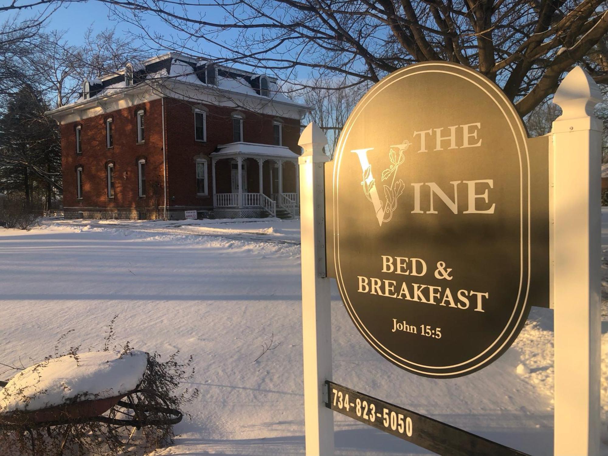 The Vine Bed & Breakfast, Llc Dundee Exterior photo